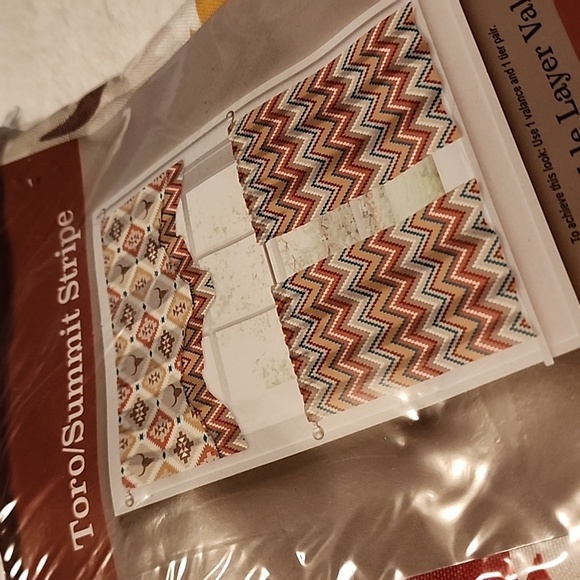 TORO/ SUMMIT STRIPE  ONE DOUBLE LAYER VALANCE. - Picture 4 of 7